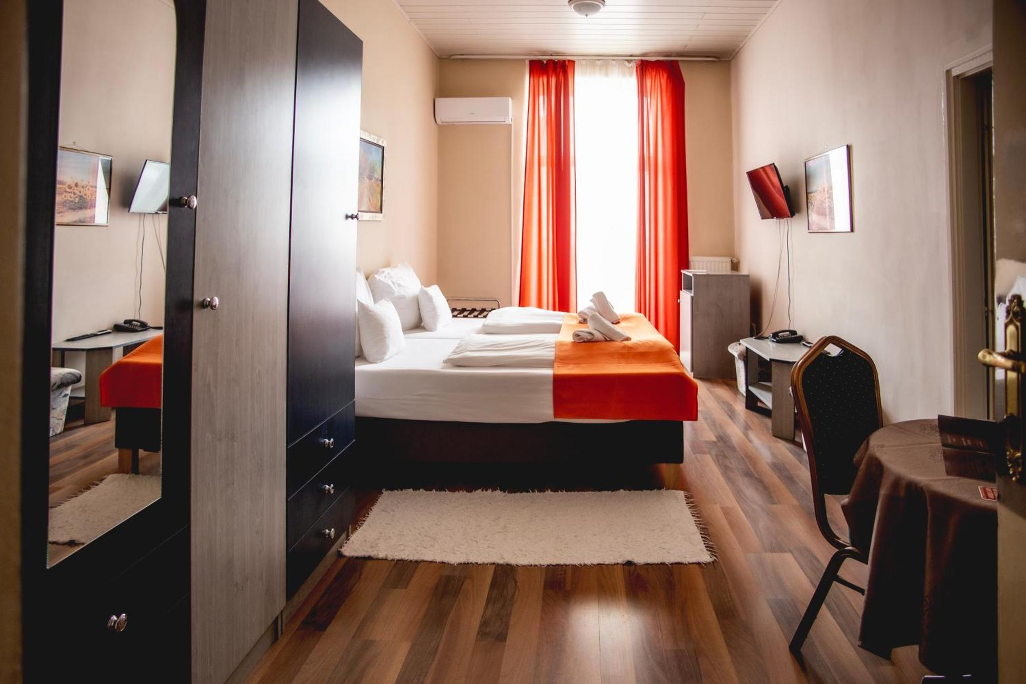 Hotel Kapos Kaposvár Eksteriør bilde